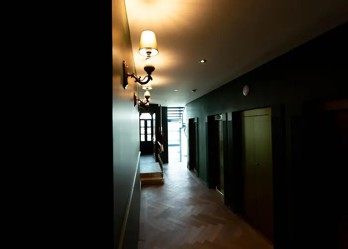 The Oxford With Bathtub