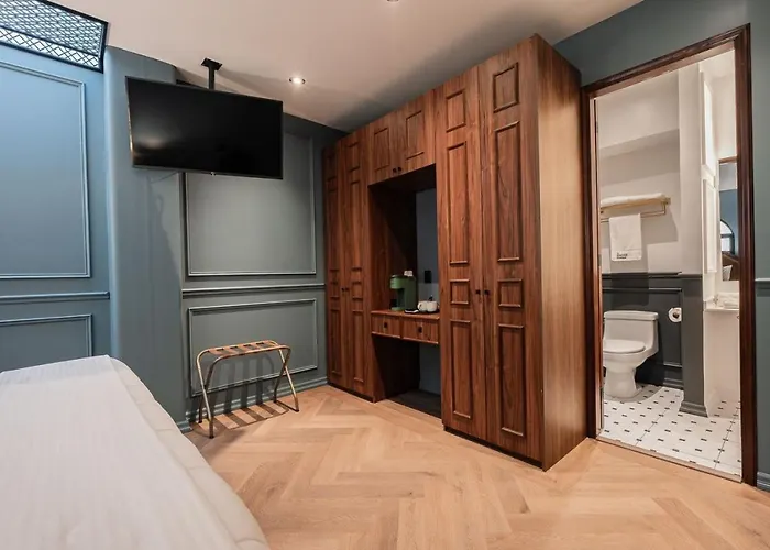 The Oxford With Bathtub Hotel